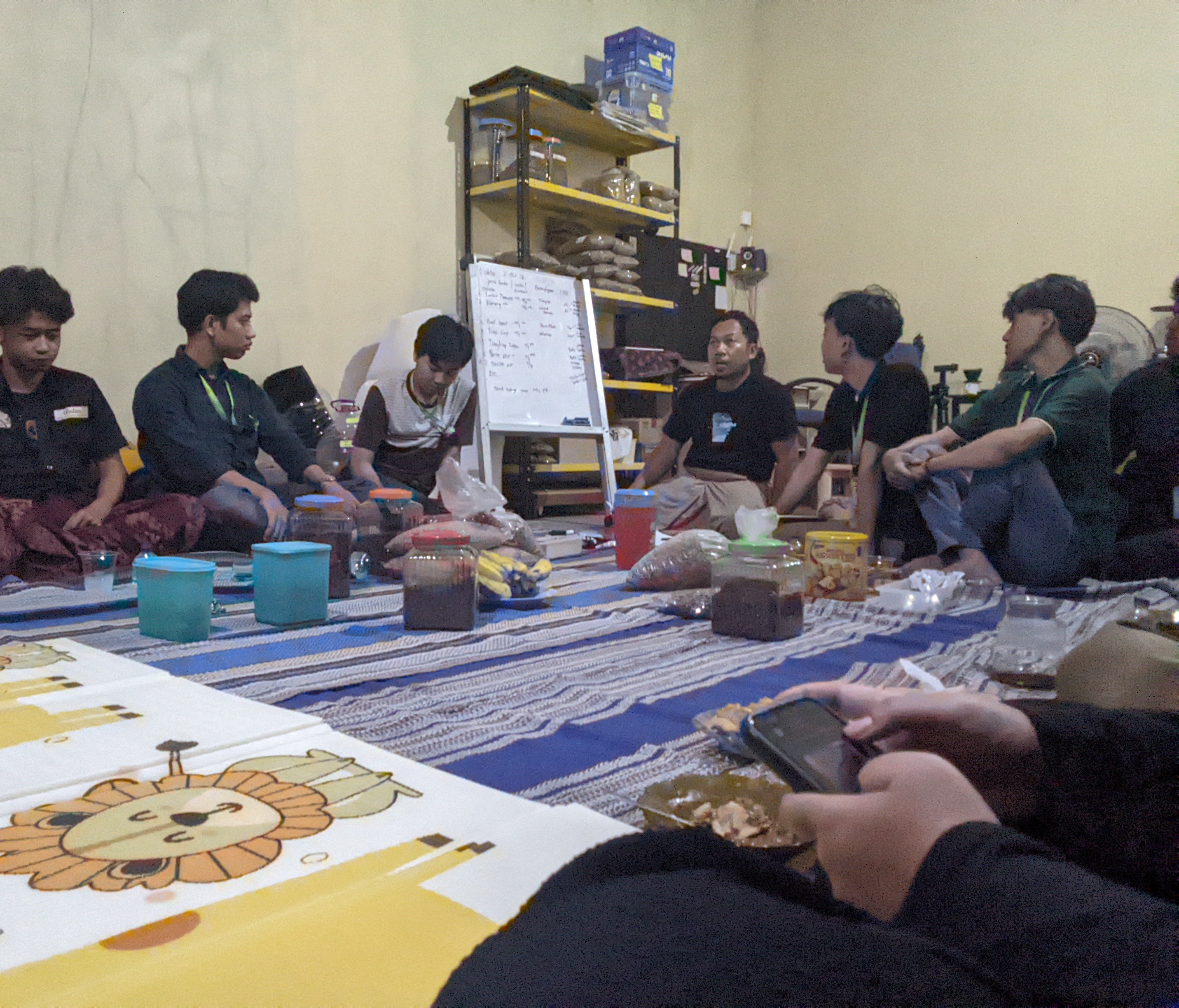 Diskusi Persiapan Perlombaan 17 Agustus bersama Bapak Haris dan Karang Taruna