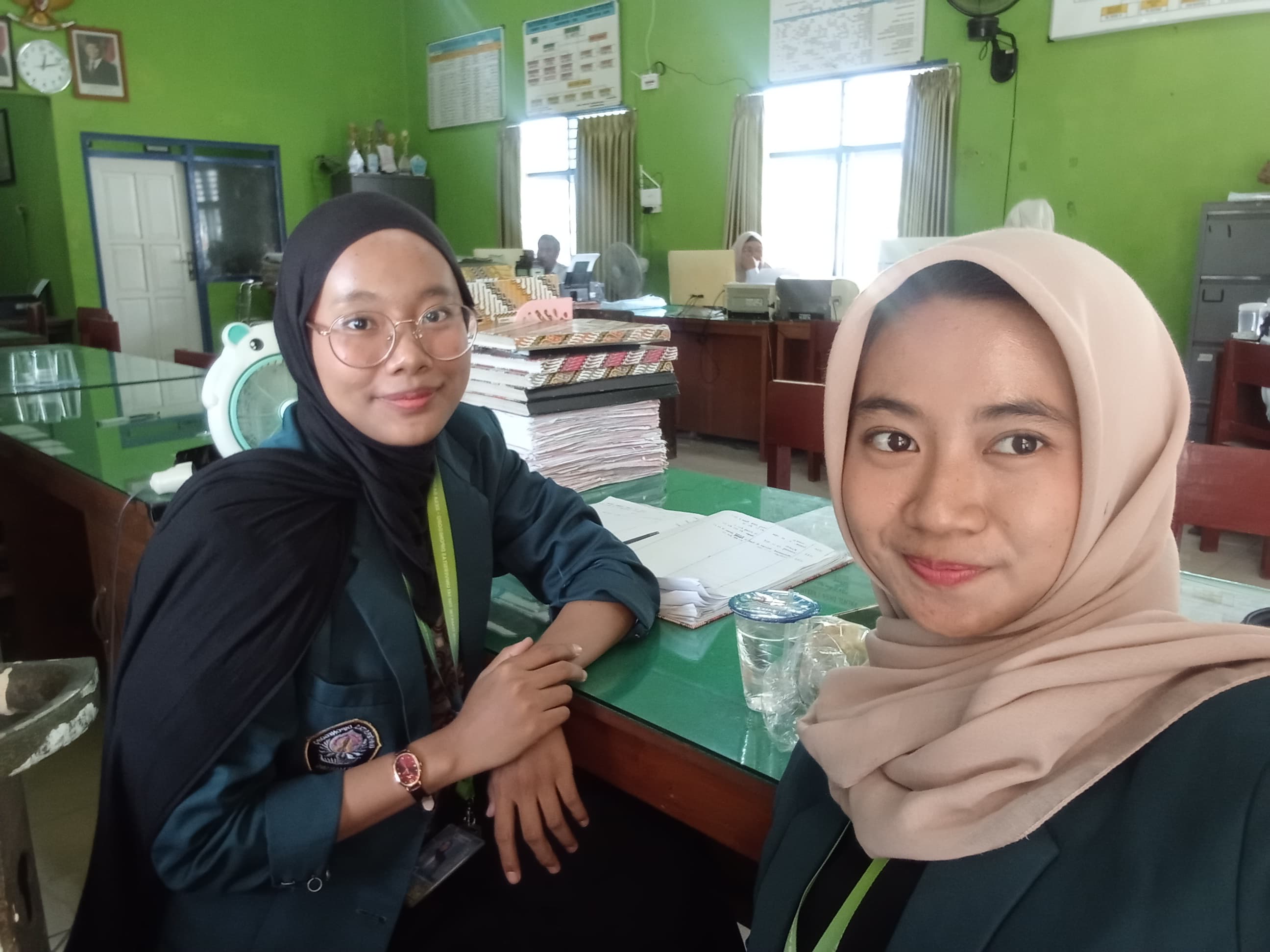 Kegiatan piket harian di Balai Desa Batursari